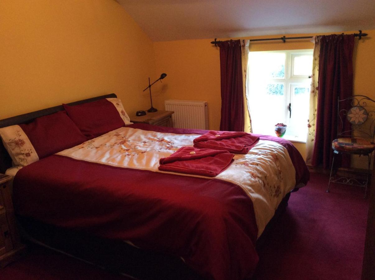 The Old Forge B&B Knockin Екстер'єр фото
